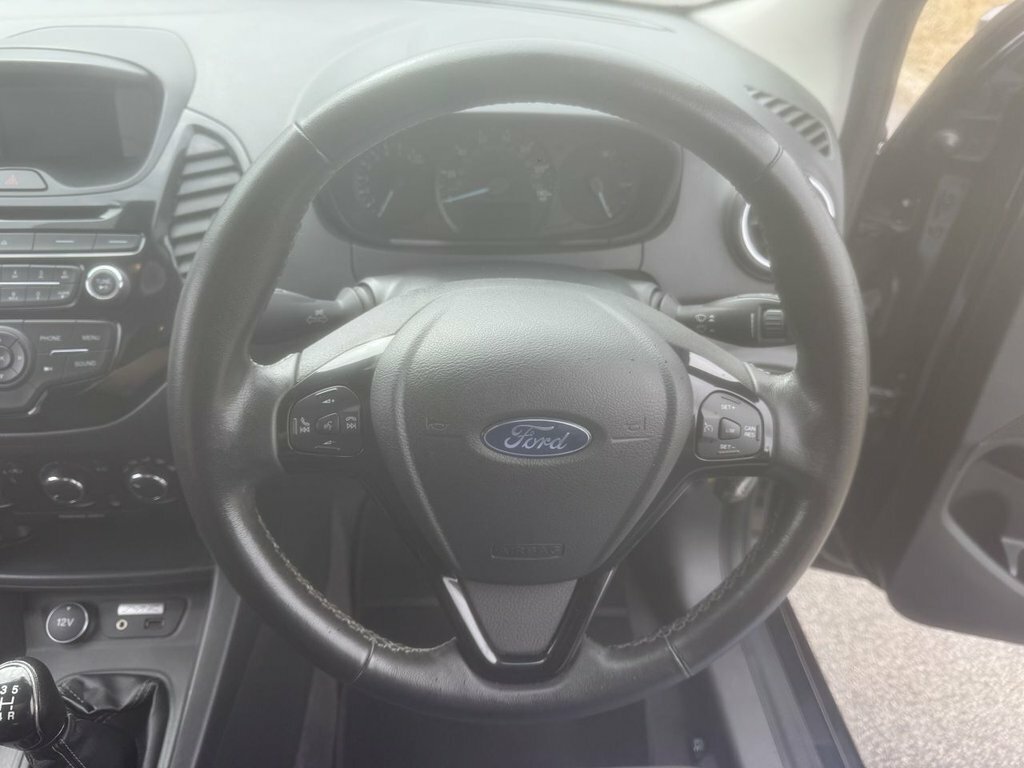 Ford KA+ 2017 67 Zetec Black #43