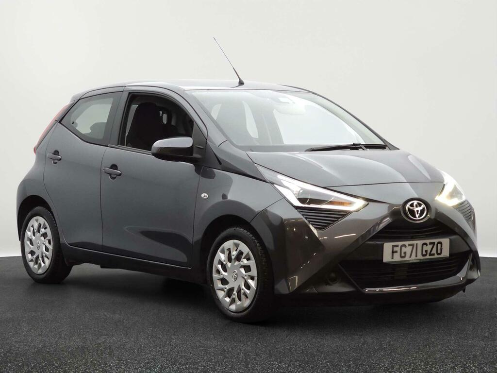 Toyota Aygo X X-play Grey