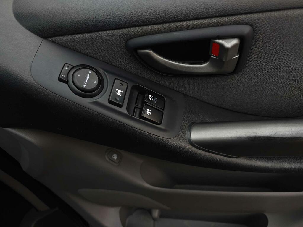 Hyundai I800 Mpv Silver #36