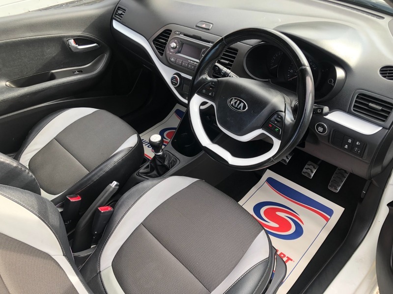 Kia Picanto 3 5-Door Black #10