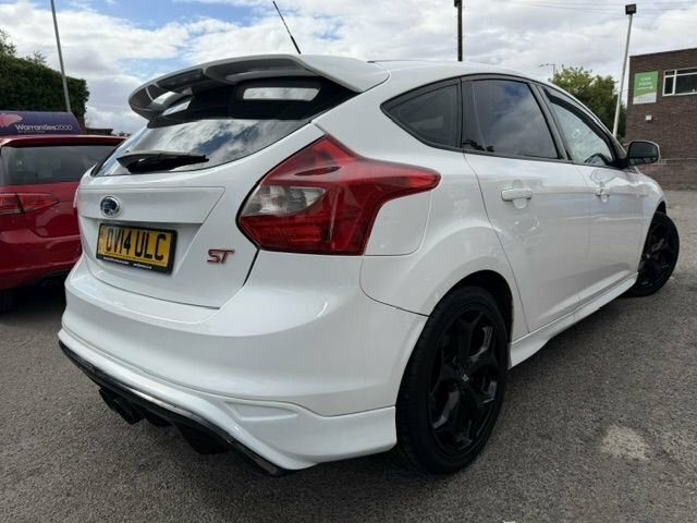 Ford Focus 2.0 St-2 247 OV14ULC White #3