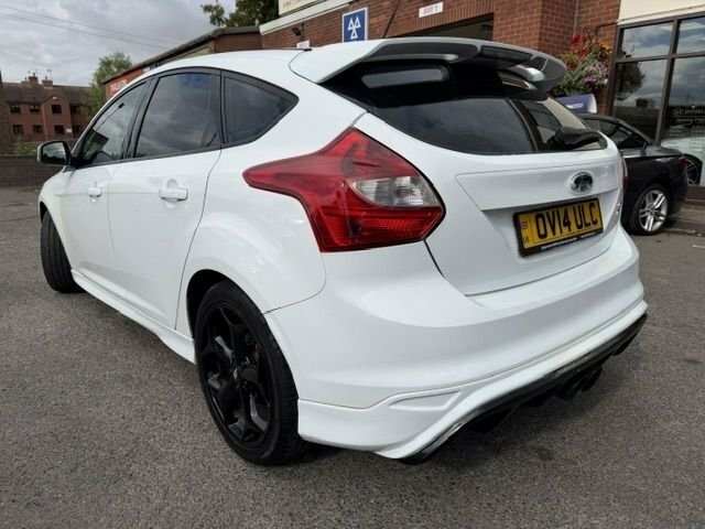 Ford Focus 2.0 St-2 247 OV14ULC White #5