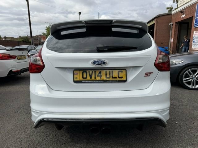 Ford Focus 2.0 St-2 247 OV14ULC White #4