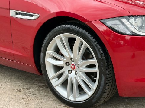 Jaguar XF 3.0D S Black #12