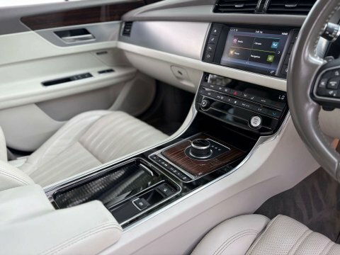 Jaguar XF 3.0D S Black #22