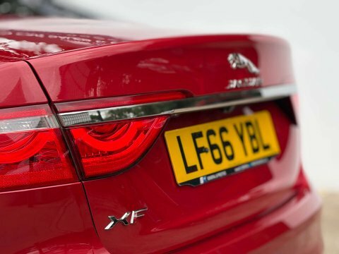 Jaguar XF 3.0D S Black #40