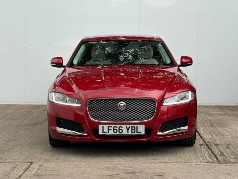 Jaguar XF 2.0 Xf Portfolio Red #2