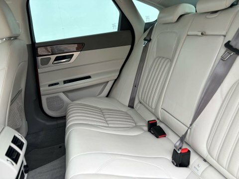 Jaguar XF 3.0D S Black #50