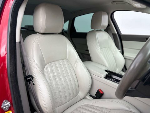 Jaguar XF 3.0D S Black #15