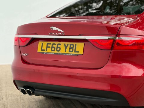 Jaguar XF 3.0D S Black #33