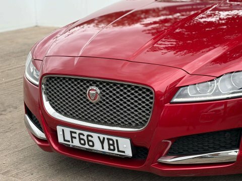 Jaguar XF 3.0D S Black #32