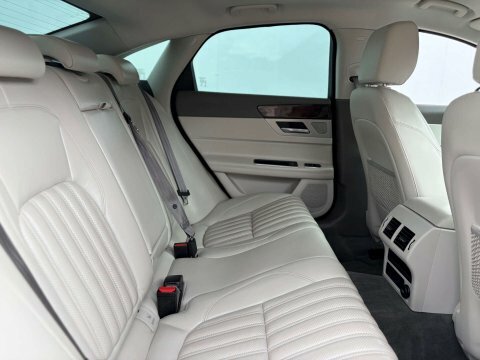Jaguar XF 3.0D S Black #24