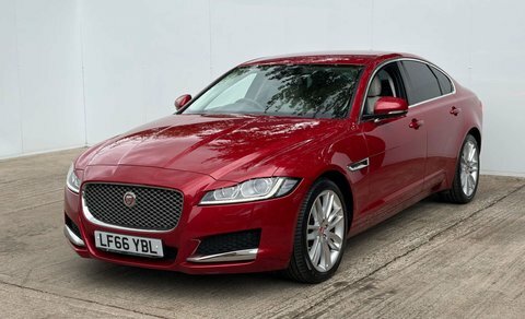 Jaguar XF 2.0 Xf Portfolio Red #3