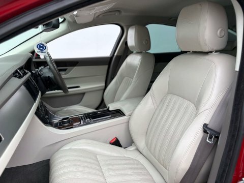 Jaguar XF 3.0D S Black #52