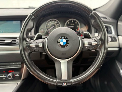 BMW 5 Series 2.0 520D Modern White #74
