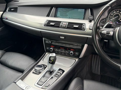 BMW 5 Series 2.0 520D Modern White #54