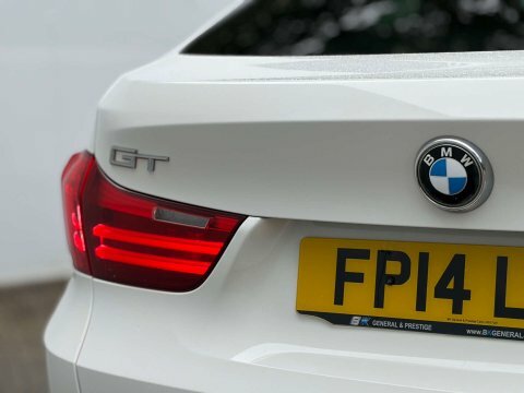 BMW 5 Series 2.0 520D Modern White #26
