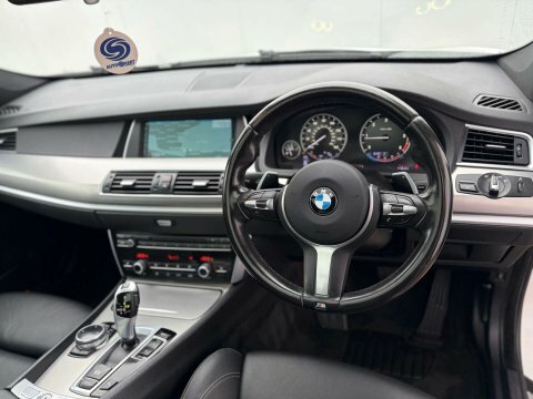 BMW 5 Series 2.0 520D Modern White #51