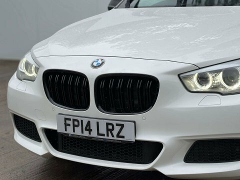 BMW 5 Series 2.0 520D Modern White #36