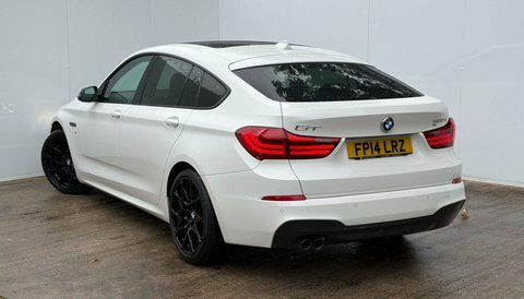 BMW 5 Series 2.0 520D Modern White #37
