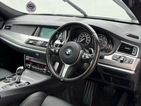 BMW 5 Series 2.0 520D Modern White #52