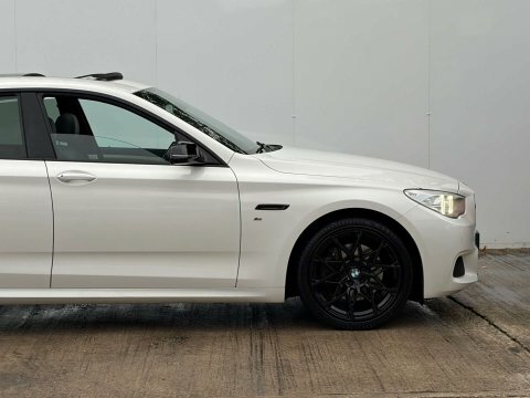 BMW 5 Series 2.0 520D Modern White #17
