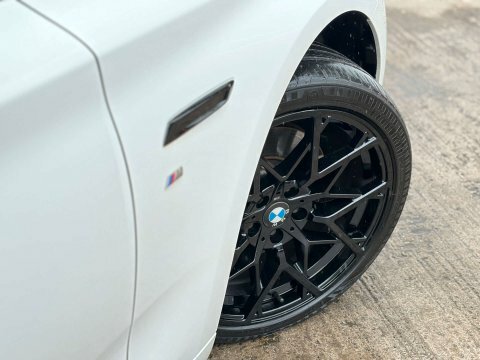 BMW 5 Series 2.0 520D Modern White #29