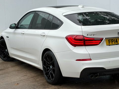 BMW 5 Series 2.0 520D Modern White #41