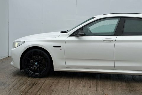 BMW 5 Series 2.0 520D Modern White #57