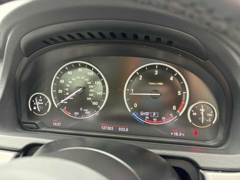 BMW 5 Series 2.0 520D Modern White #45