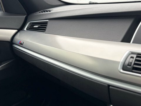 BMW 5 Series 2.0 520D Modern White #70