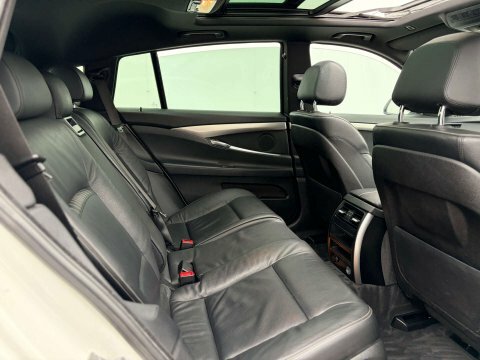 BMW 5 Series 2.0 520D Modern White #23