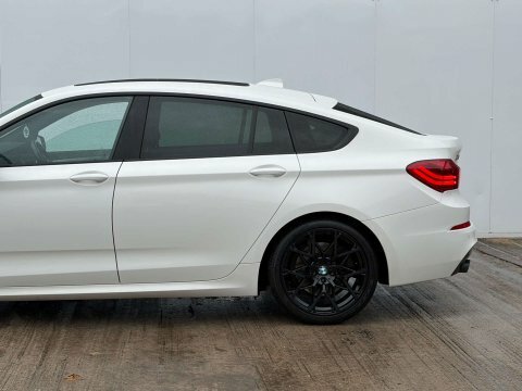 BMW 5 Series 2.0 520D Modern White #16