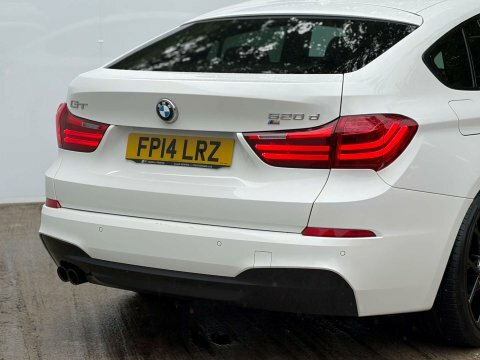 BMW 5 Series 2.0 520D Modern White #28