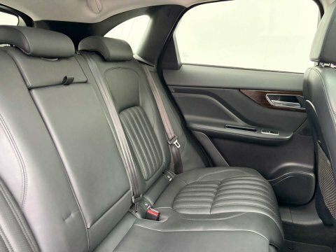 Jaguar F-Pace 2 L R-dynamic Black Phev Awd 4Wd  #28