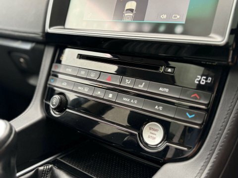 Jaguar F-Pace 2 L R-dynamic Black Phev Awd 4Wd  #56