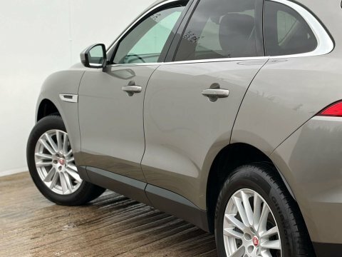 Jaguar F-Pace 2 L R-dynamic Black Phev Awd 4Wd  #44