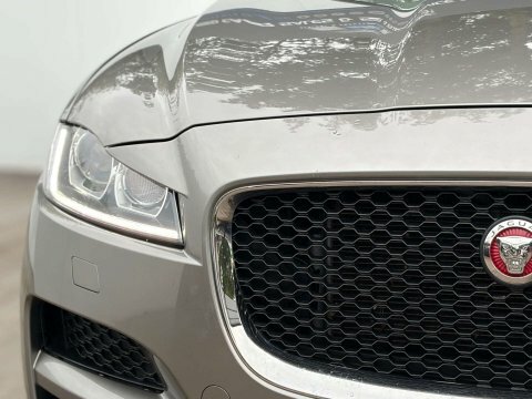 Jaguar F-Pace 2 L R-dynamic Black Phev Awd 4Wd  #43