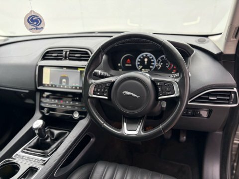 Jaguar F-Pace 2 L R-dynamic Black Phev Awd 4Wd  #64