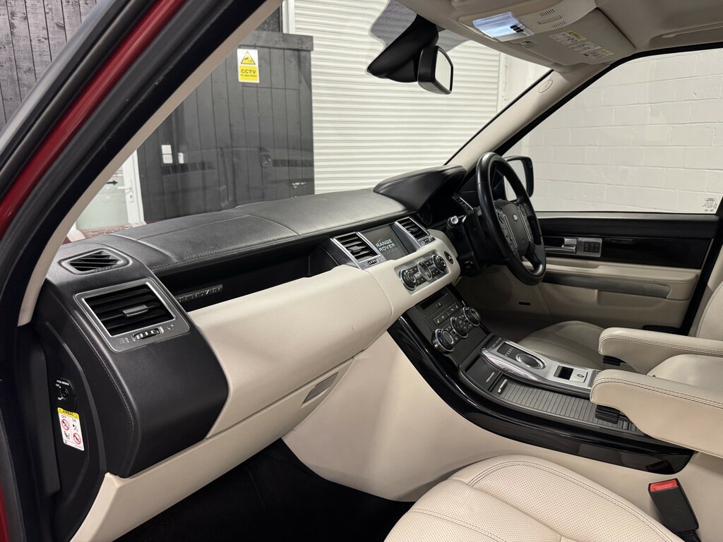 Land Rover Range Rover Sport 3.0 Sd V6 Hse Red #3