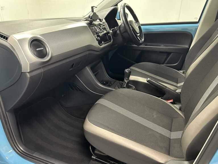 Volkswagen Up 1.0 Move Up Tech Edition Hatchback Man Red #25