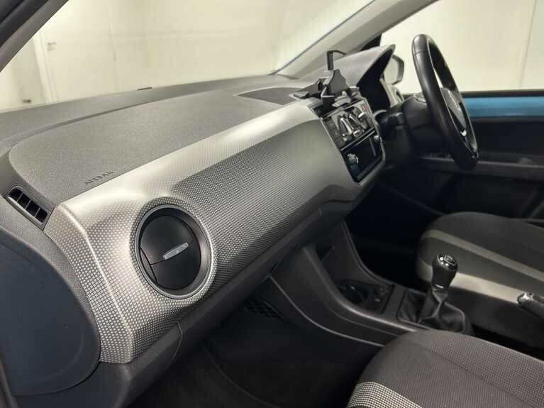 Volkswagen Up 1.0 Move Up Tech Edition Hatchback Man Red #26