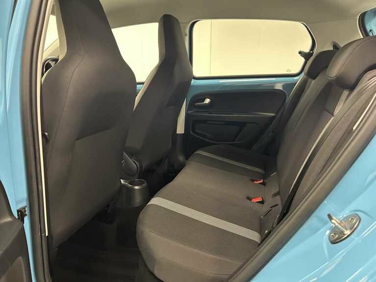 Volkswagen Up 1.0 Move Up Tech Edition Hatchback Man Red #24