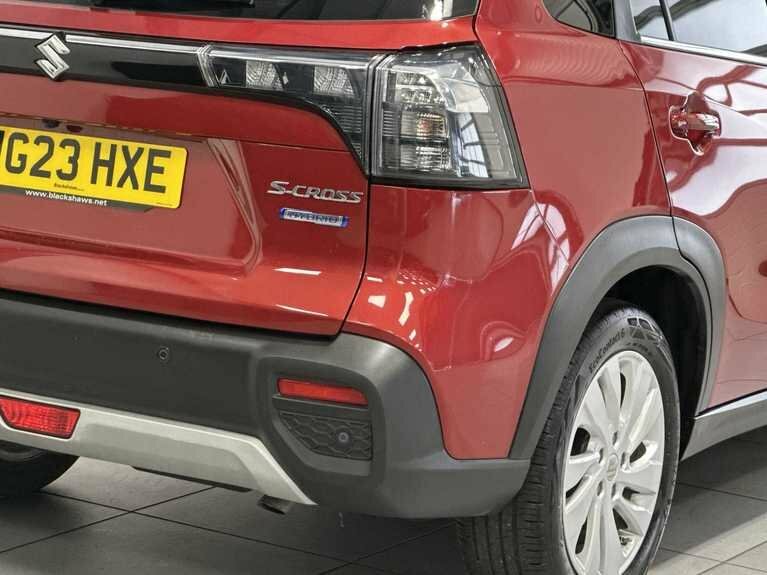 Suzuki S Cross Ultra White #11
