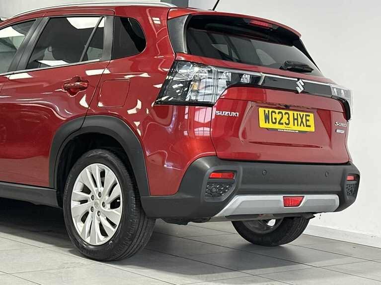 Suzuki S Cross Ultra White #9