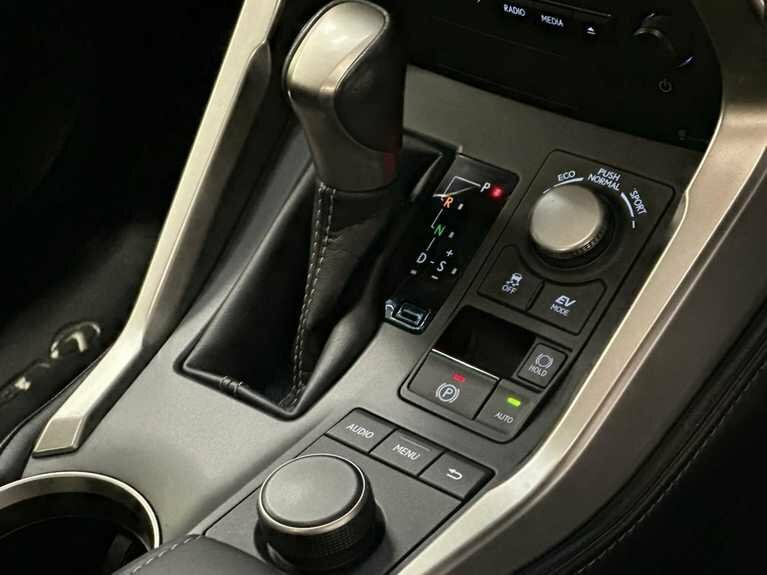 Lexus NX 2.5 Se Black #4