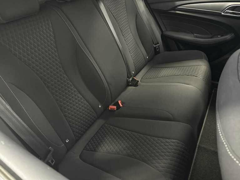 MG MG5 61.1Kwh Excite Long Range Estate Silver #24
