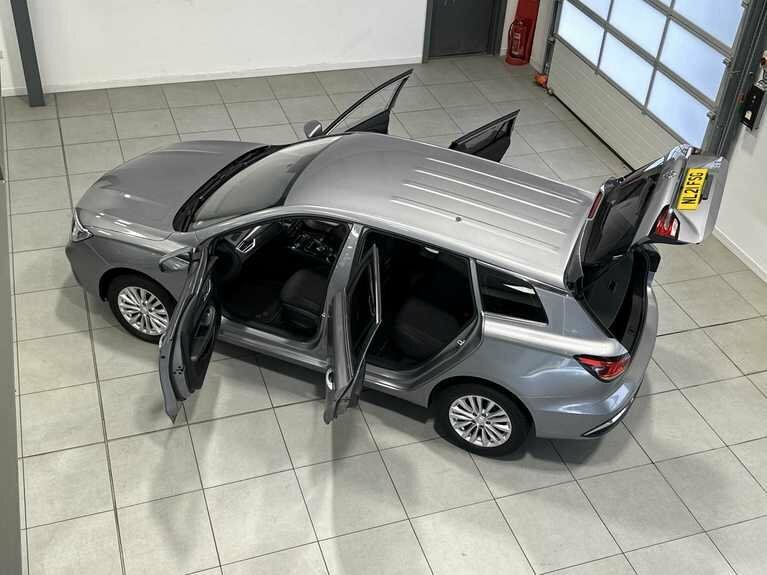 MG MG5 61.1Kwh Excite Long Range Estate Silver #17