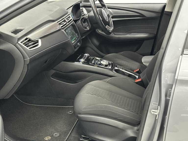 MG MG5 61.1Kwh Excite Long Range Estate Silver #26