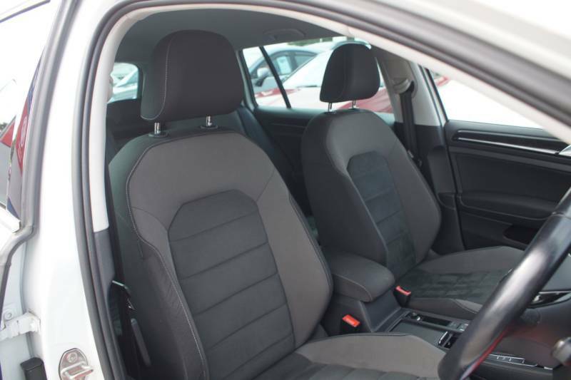 Volkswagen Golf 1.5 Tsi Evo Gt Edition White #2